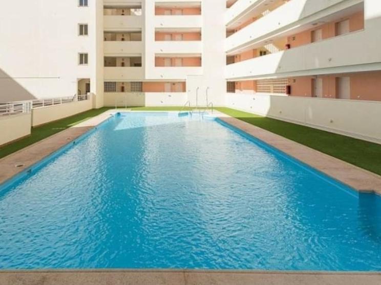 a 600 m de la playa y el castillo santa ana Roquetas de Mar Exterior foto